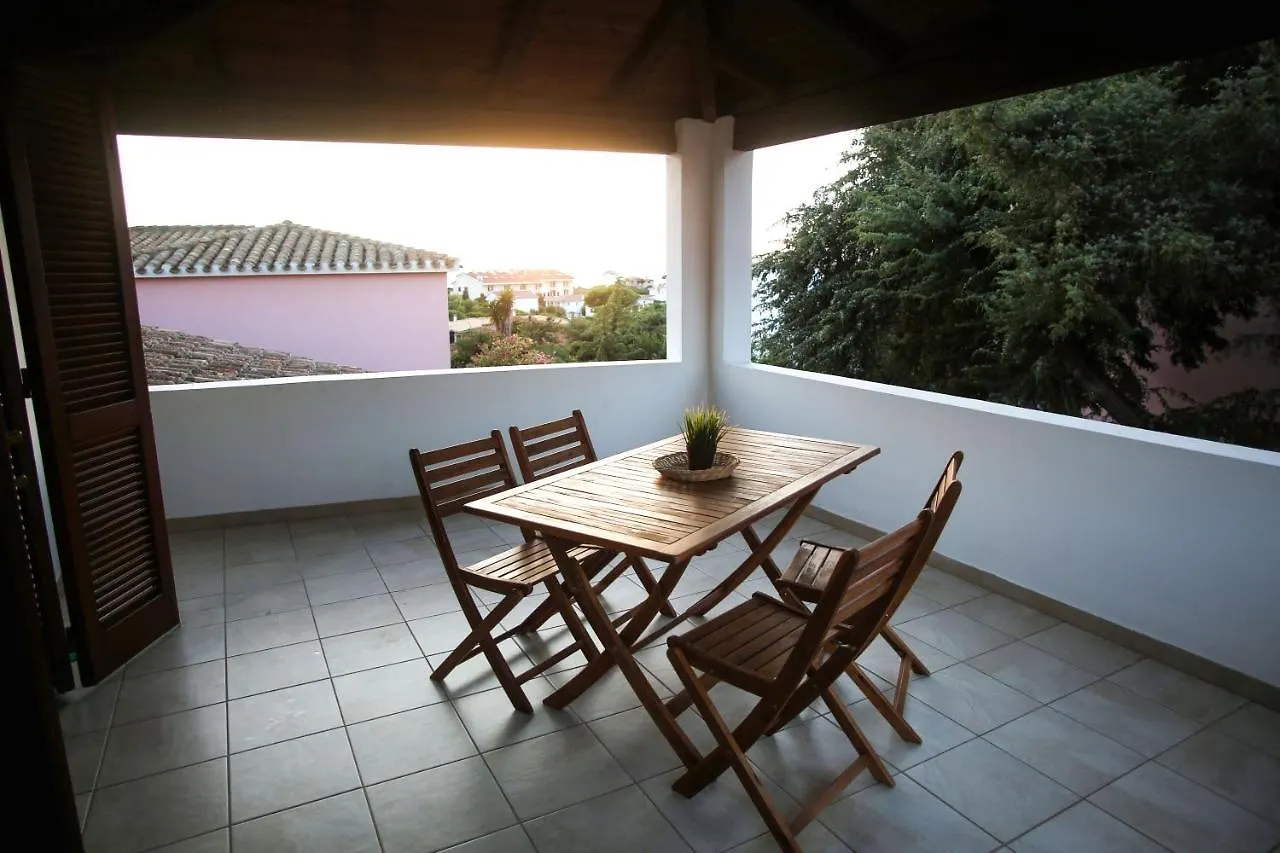 Ξενοδοχείο με διαμερίσματα Calasetta Residence